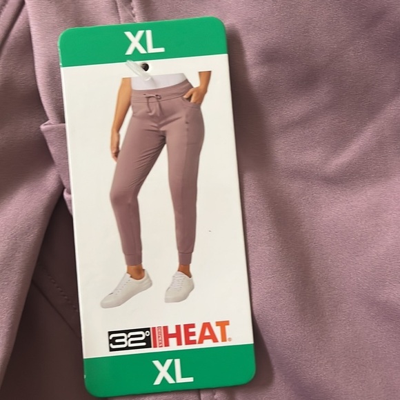 NWT 32 Degrees Tech Jogger women Size XL
| - Picture 9 of 10